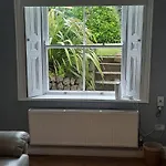 Lovely 2 Bed Garden Level Lejlighed Blackrock (Dublin)