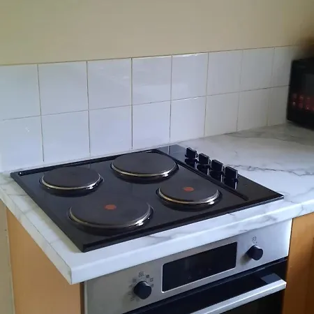 Lovely 2 Bed Garden Level Appartement Blackrock (Dublin)