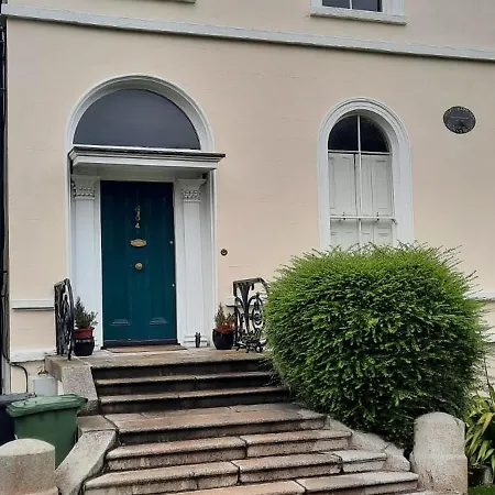 Appartement Lovely 2 Bed Garden Level *