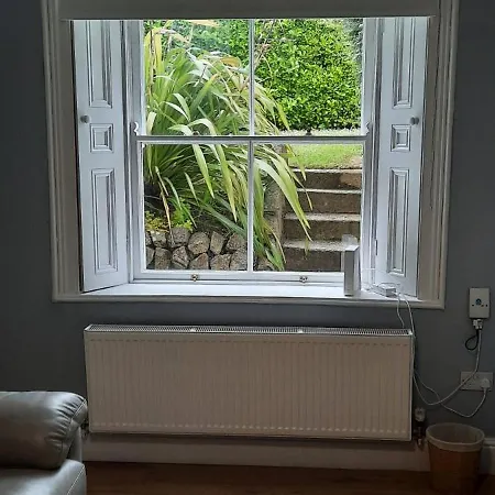 Lovely 2 Bed Garden Level Appartamento Blackrock (Dublin)
