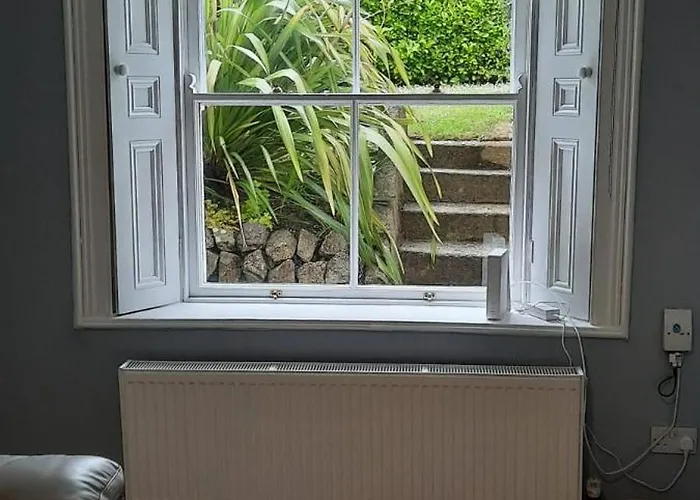Lovely 2 Bed Garden Level Apartamento Blackrock (Dublin)