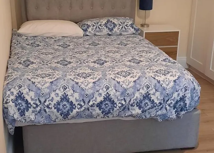 Apartamento Lovely 2 Bed Garden Level